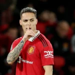 Anthony in man Utd shirt