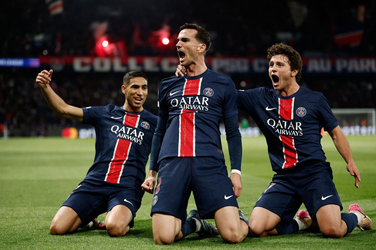 PSG beat Arsenal 2-1 i