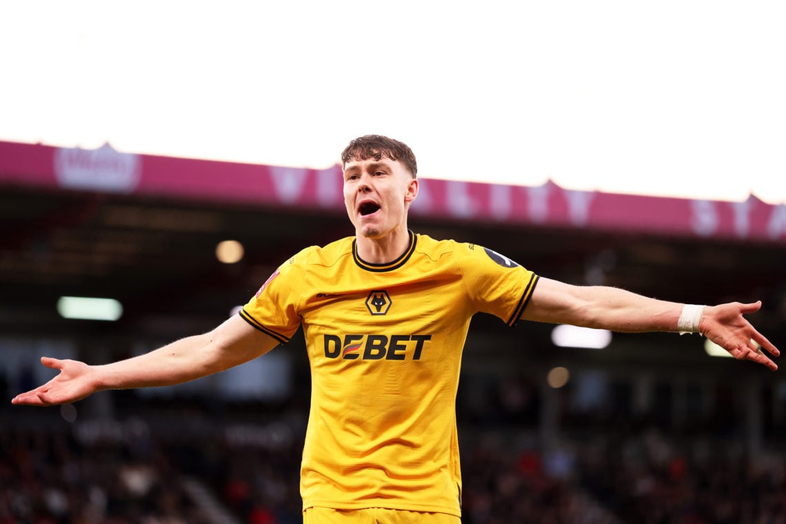 Strand Larsen for Wolves