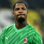 Mike Maignan to hold contract talks with AC Milan