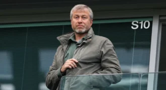 Roman Abramovich legal tussle over chelsea sale