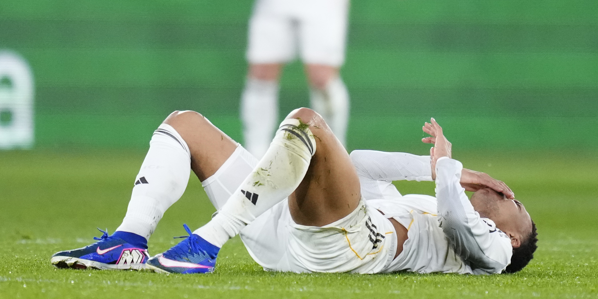 kylian mbappe's knee injury