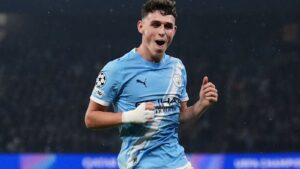 Phil Foden signs new contract with man city