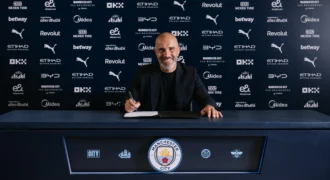 Enzo Maresca signs three-year deal with city