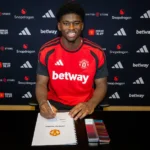 Carlos Baleba signs a five-year contract at Man United