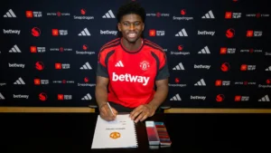 Carlos Baleba signs a five-year contract at Man United