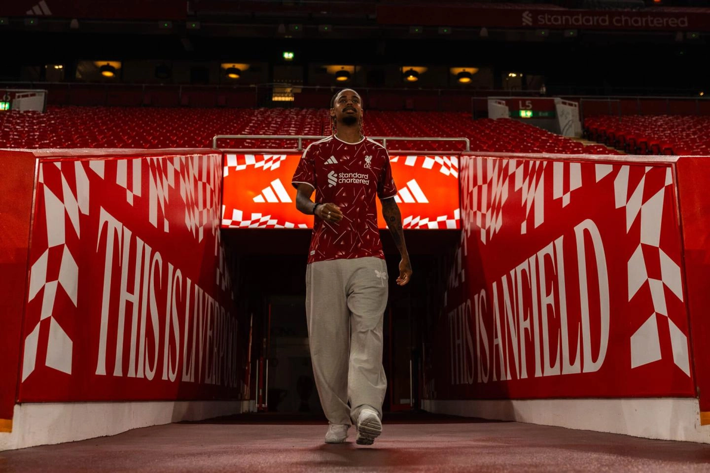 Bradley Barcola signs for Liverpool