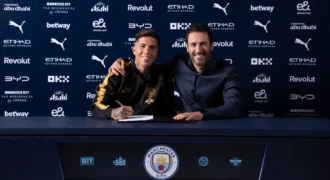 Enzo Fernandez signs five-year deal at man city